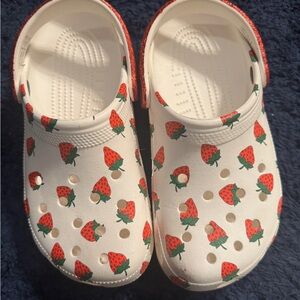CROCS White Strawberry Print with Glitter